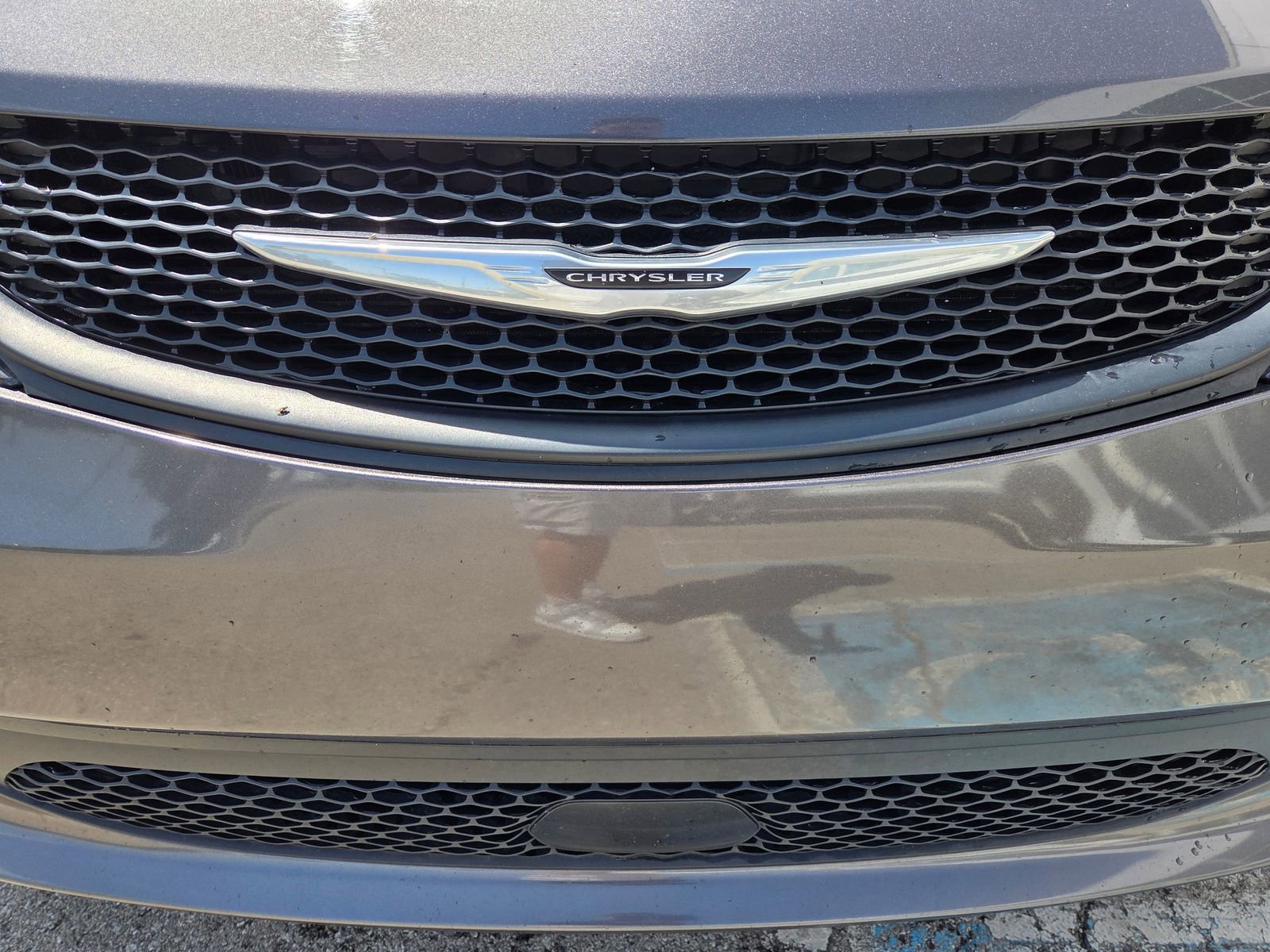 Used 2022 Chrysler Voyager LX FWD image 7