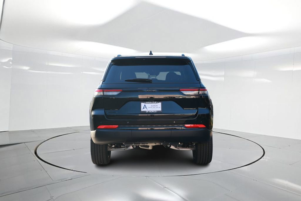 New 2025 Jeep Grand Cherokee Altitude image 3