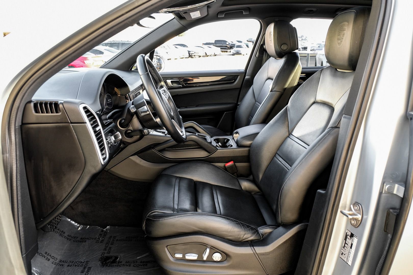 Used 2020 Porsche Cayenne image 3