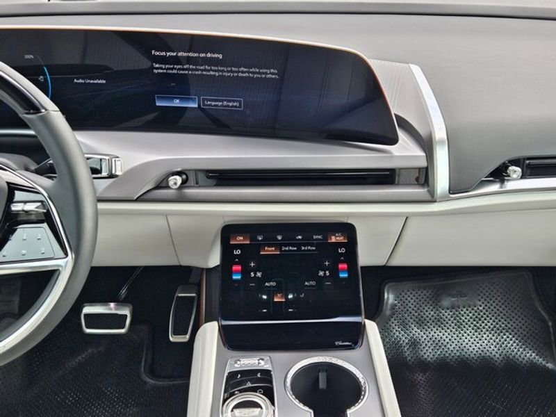 New 2026 Cadillac Vistiq Sport image 17