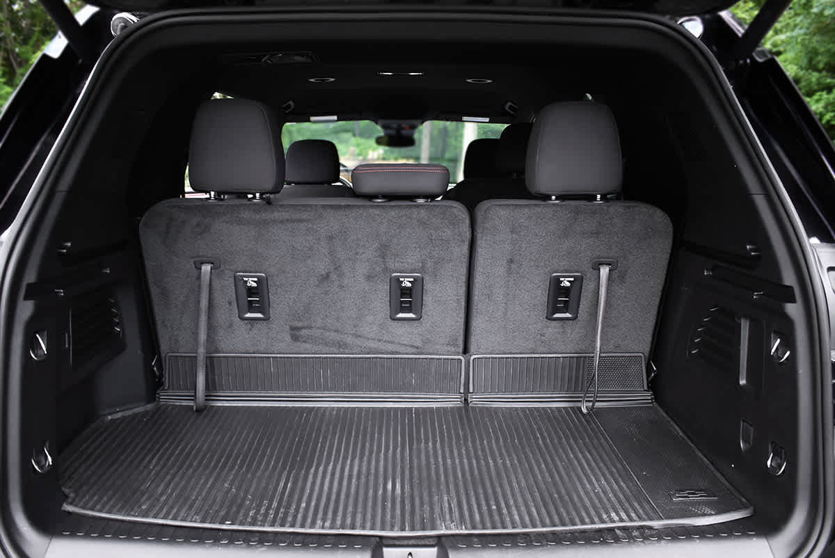 Used 2024 Chevrolet Traverse Z71 w/ LPO, Floor Liner Package AWD/4WD image 8