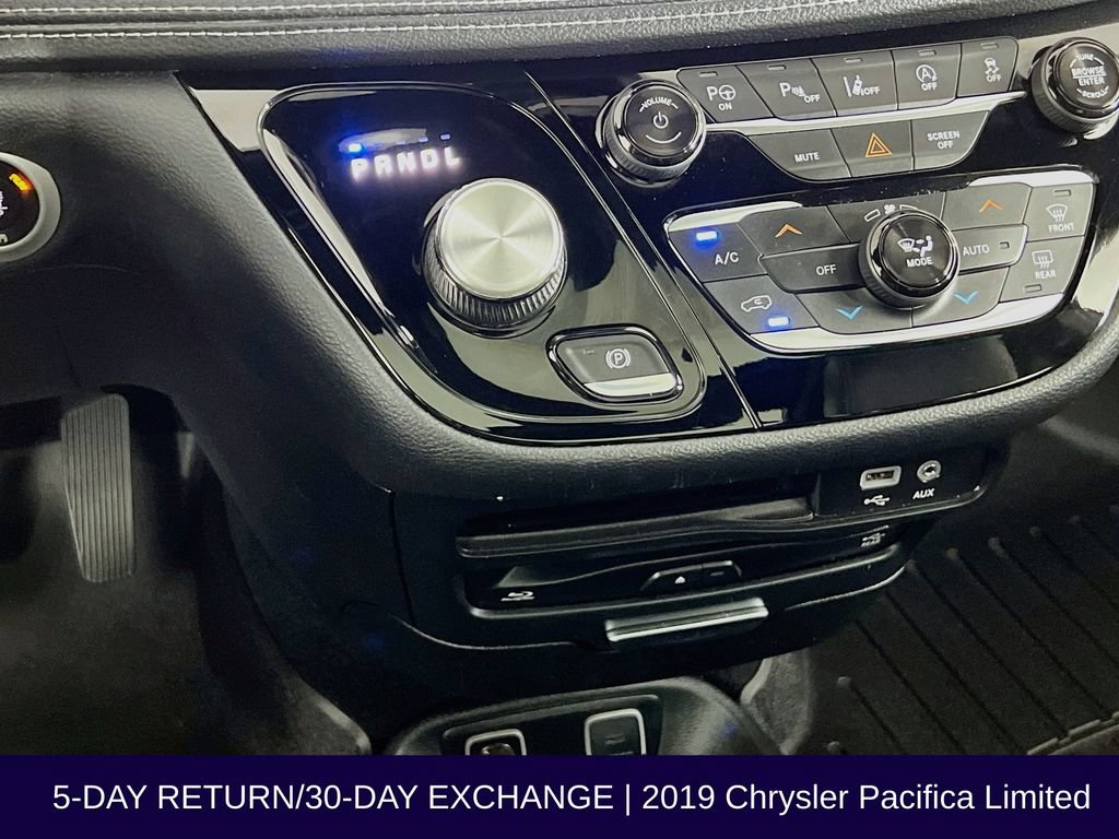 Used 2019 Chrysler Pacifica Limited w/ Advanced Safetytec Group FWD image 23