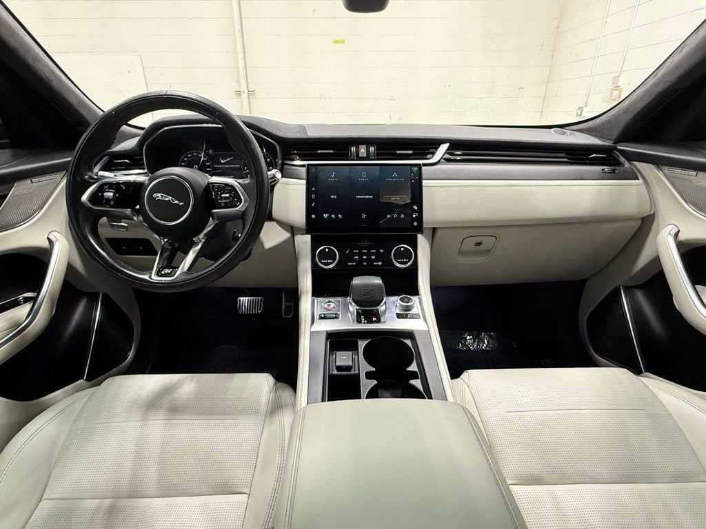 Used 2021 Jaguar F-PACE SVR image 27
