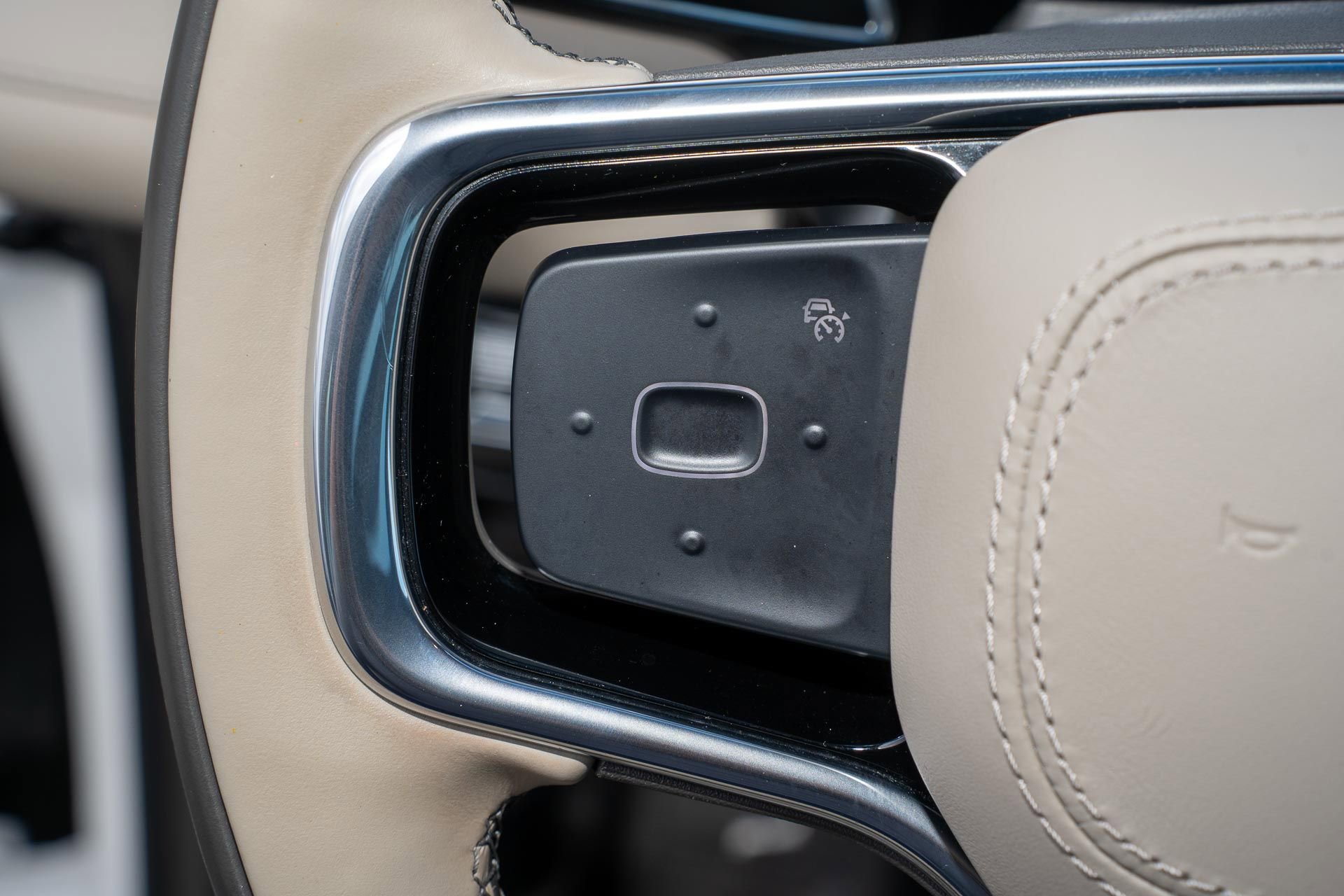 Used 2024 Lincoln Nautilus Reserve image 28