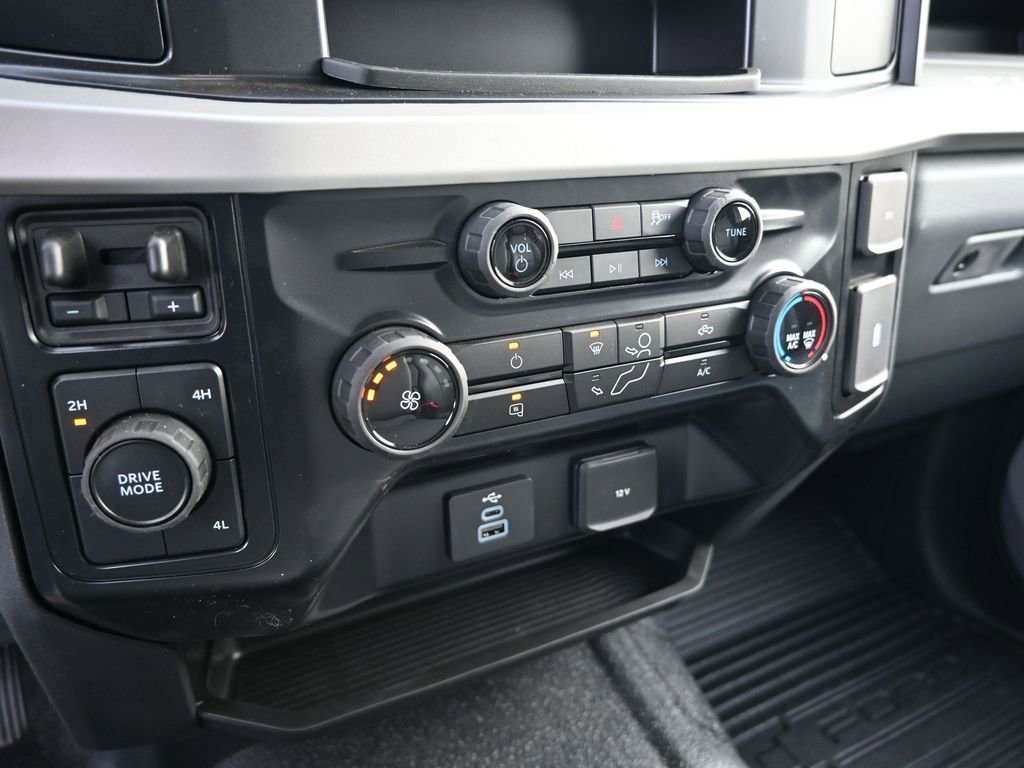 New 2025 Ford F550 4x4 Regular Cab Super Duty image 15