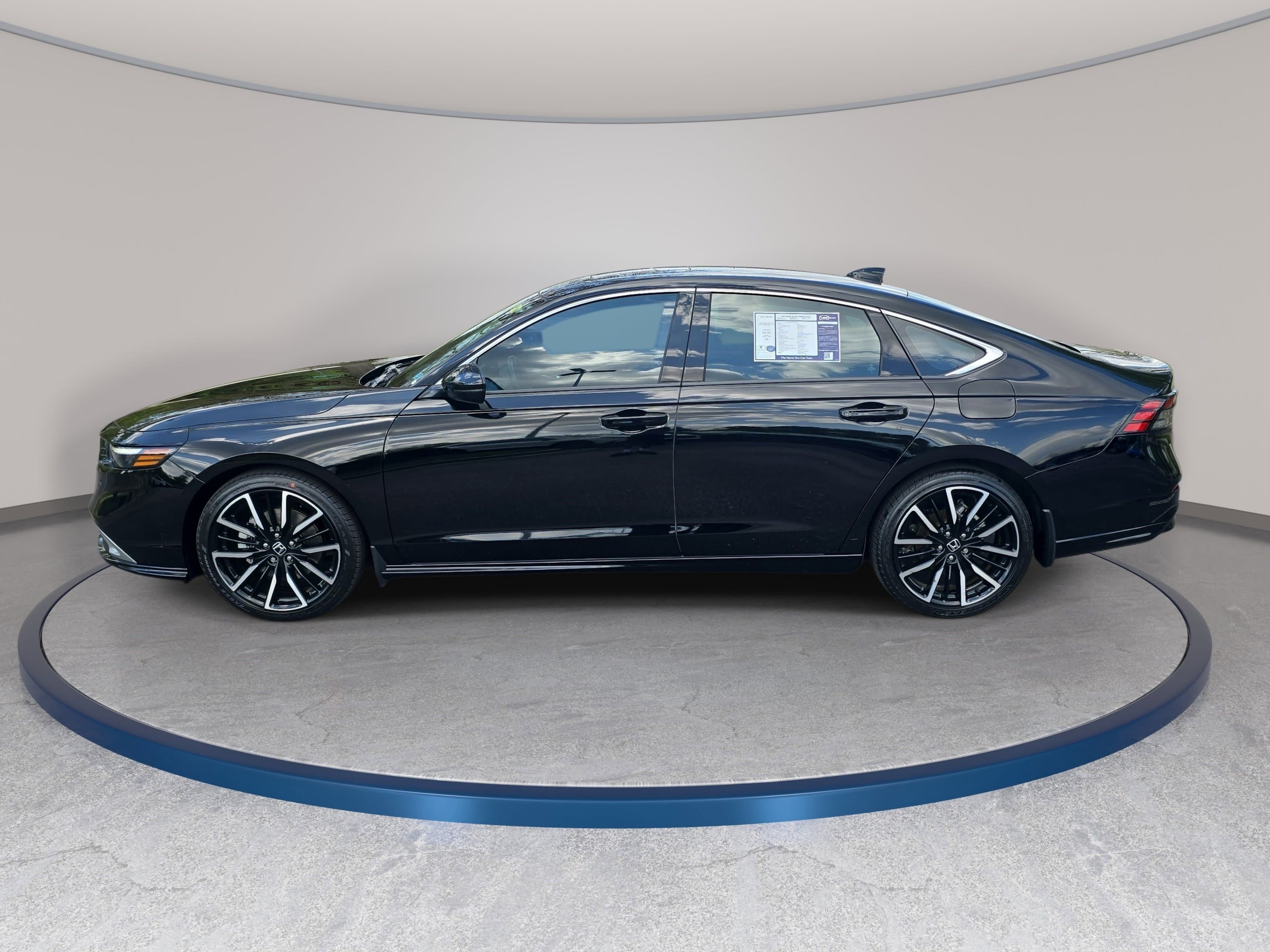 Used 2024 Honda Accord Touring image 8