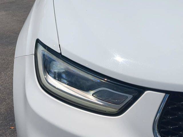 Certified 2023 Chrysler Pacifica Touring-L FWD image 10