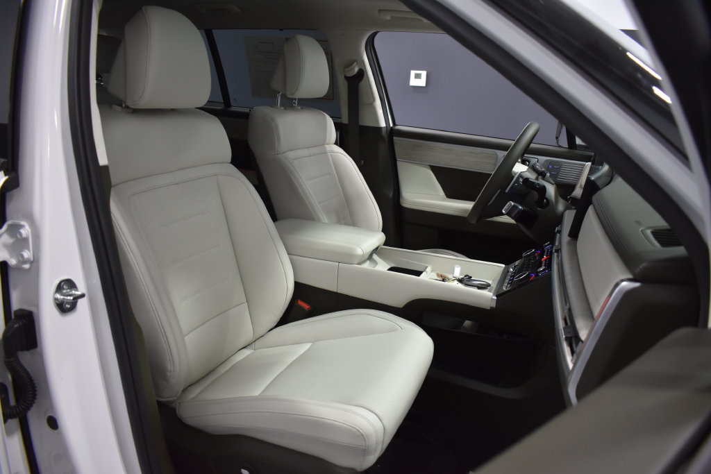 Used 2024 Hyundai Santa Fe Calligraphy AWD/4WD image 14