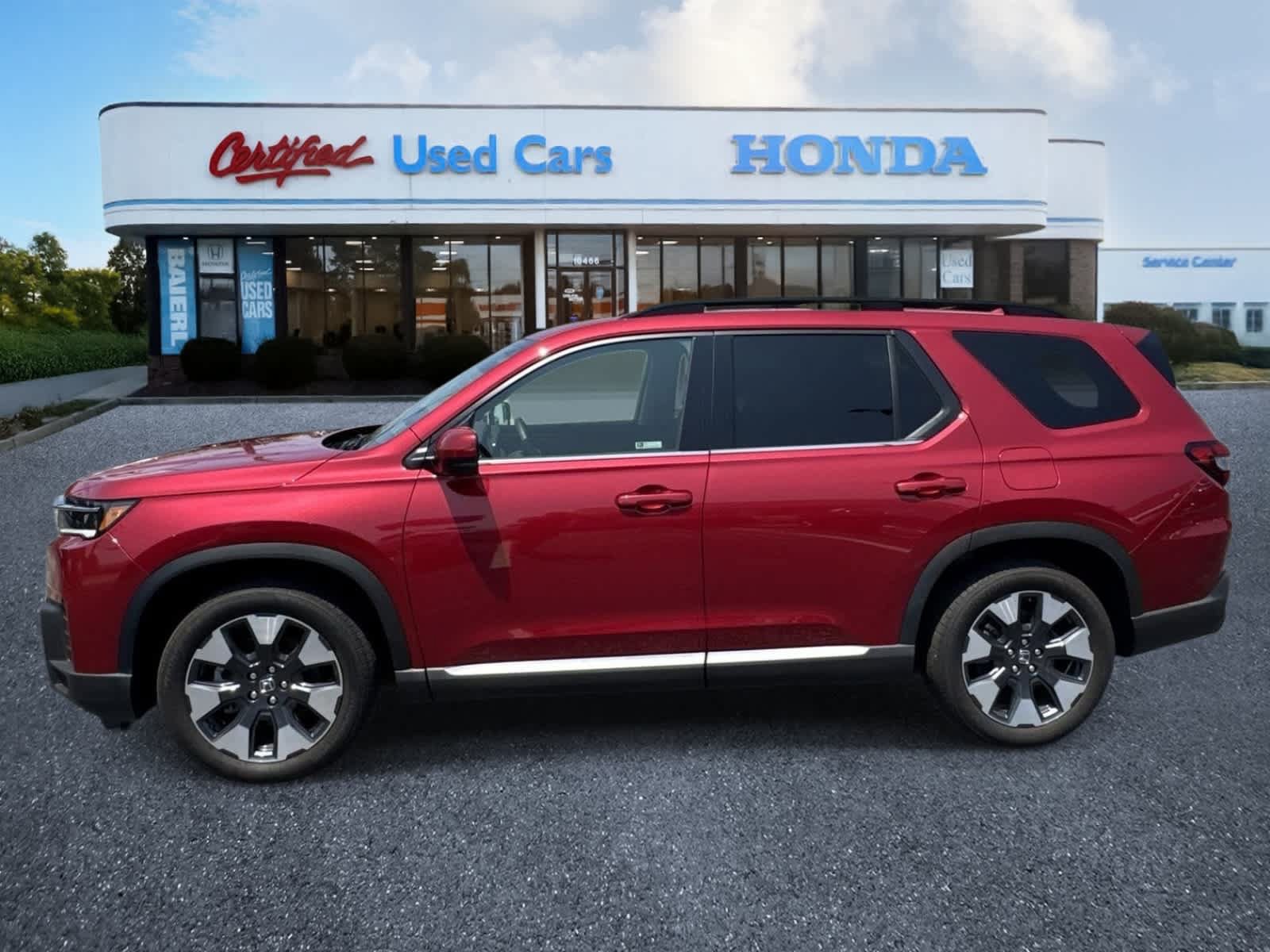 Used 2026 Honda Pilot Touring image 3
