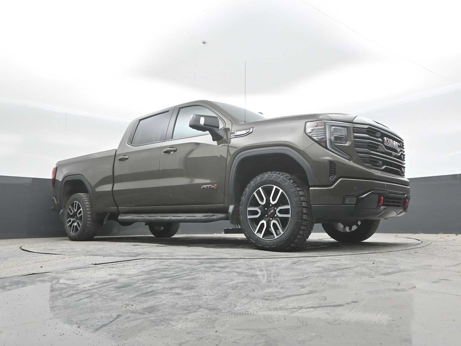 Used 2023 GMC Sierra 1500 AT4 w/ AT4 Premium Package AWD/4WD image 43