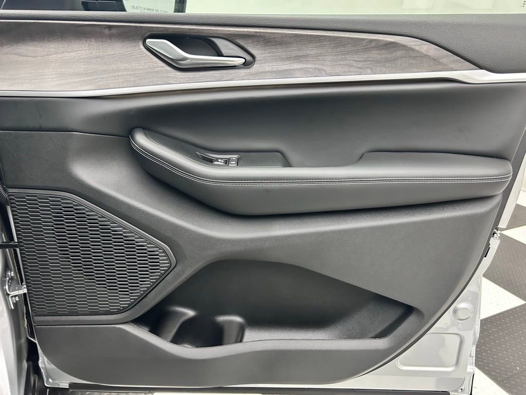 New 2025 Jeep Grand Cherokee L Limited AWD/4WD image 18