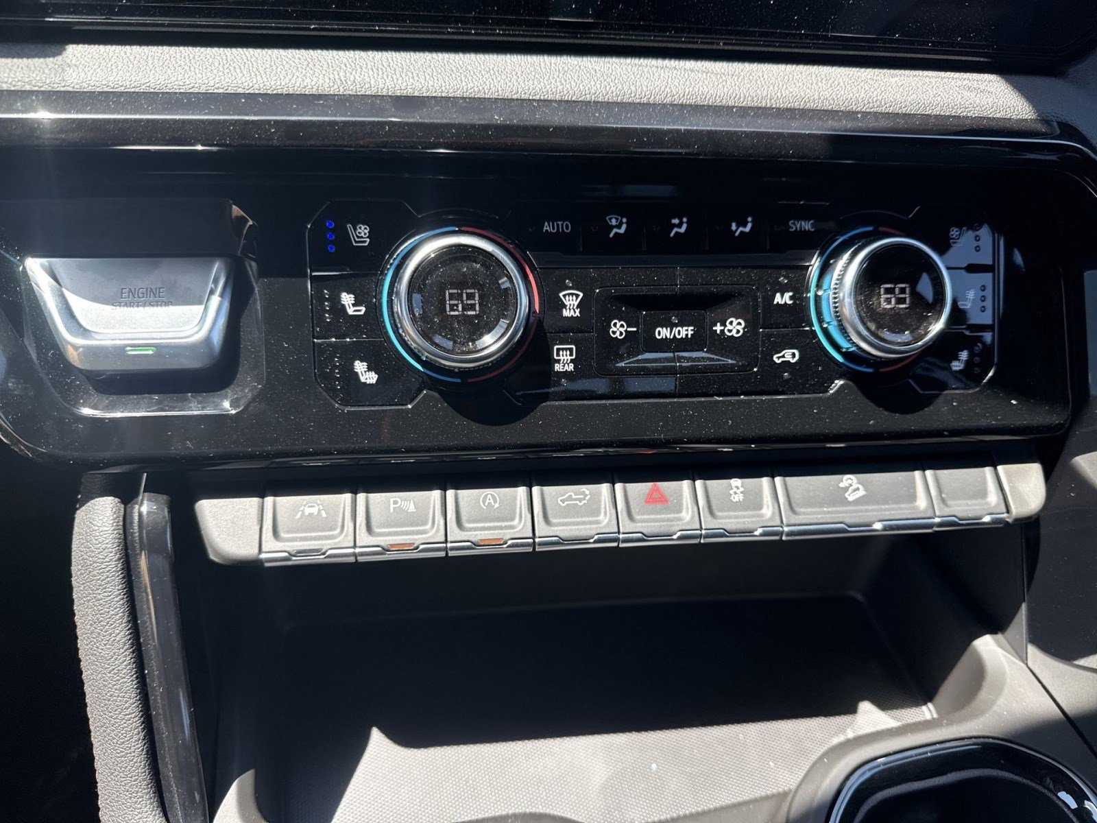 New 2026 GMC Sierra 1500 AT4 w/ AT4 Premium Package AWD/4WD image 15
