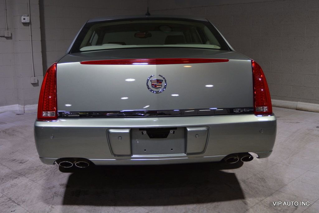 Used 2007 Cadillac DTS Luxury I w/ Trunk Convenience Package image 6
