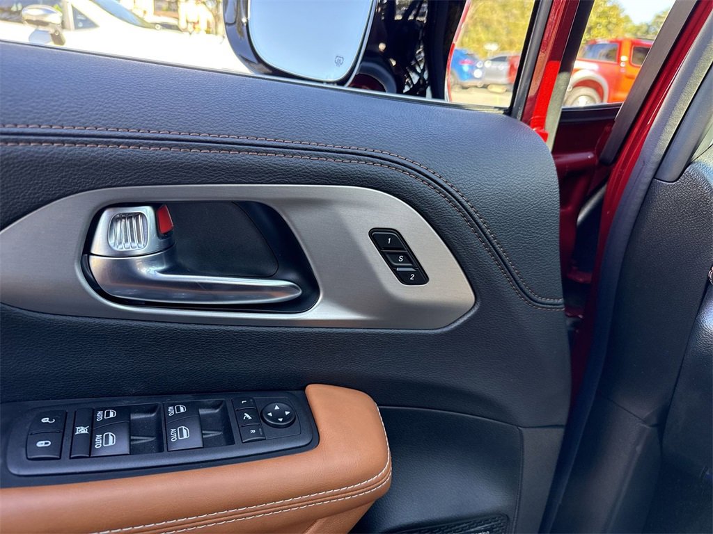 New 2026 Chrysler Pacifica Pinnacle image 13