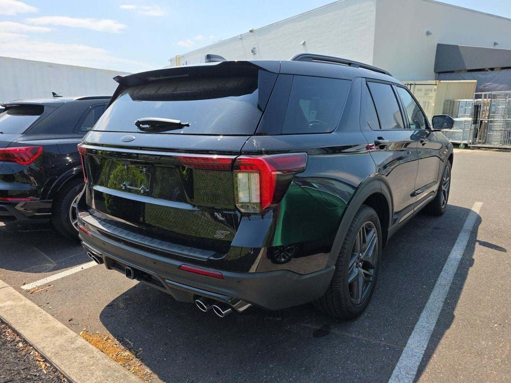 Used 2025 Ford Explorer ST w/ Sun And Sound Package AWD/4WD image 3