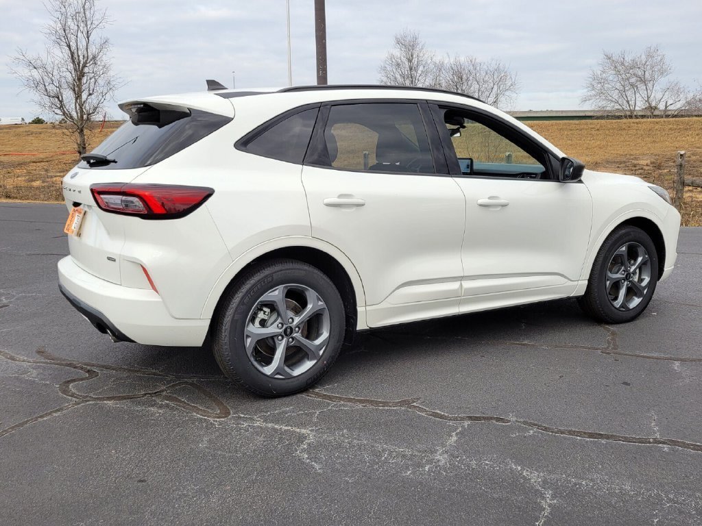 Used 2024 Ford Escape ST-Line w/ Equipment Group 301A FWD image 13