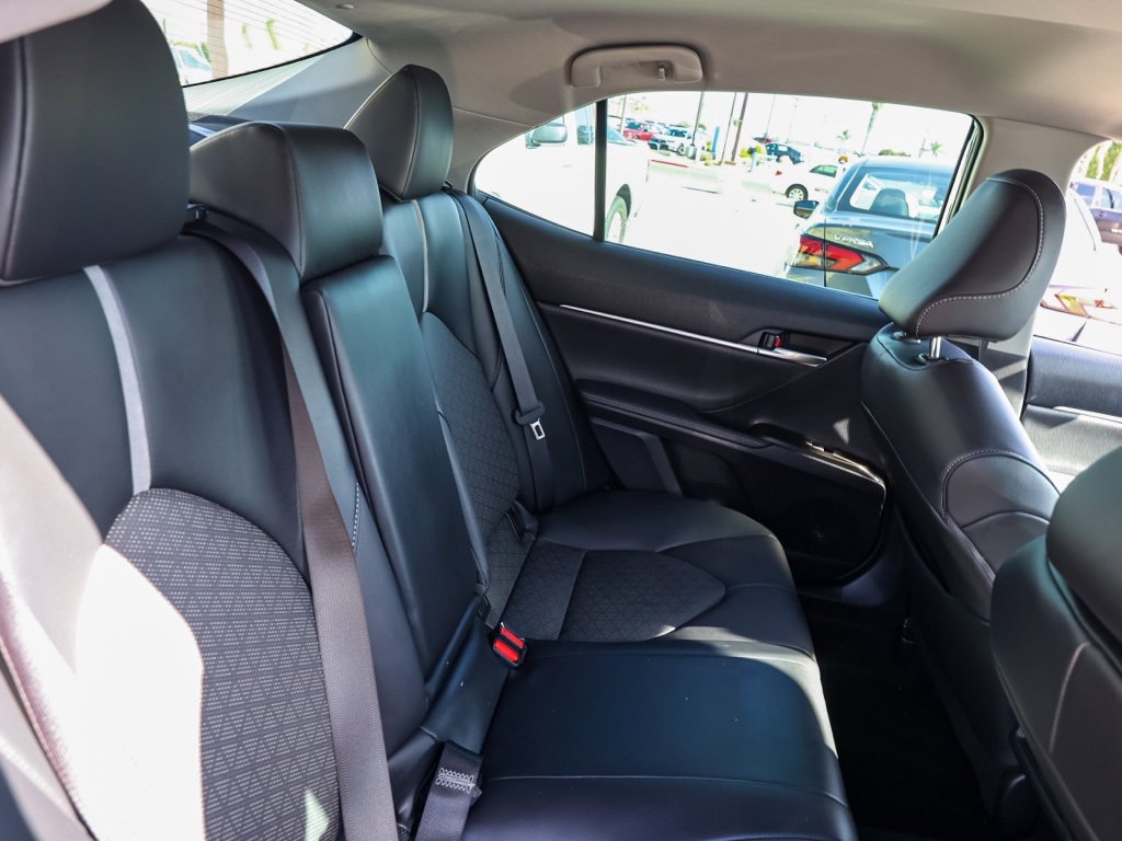 Used 2022 Toyota Camry XSE image 17