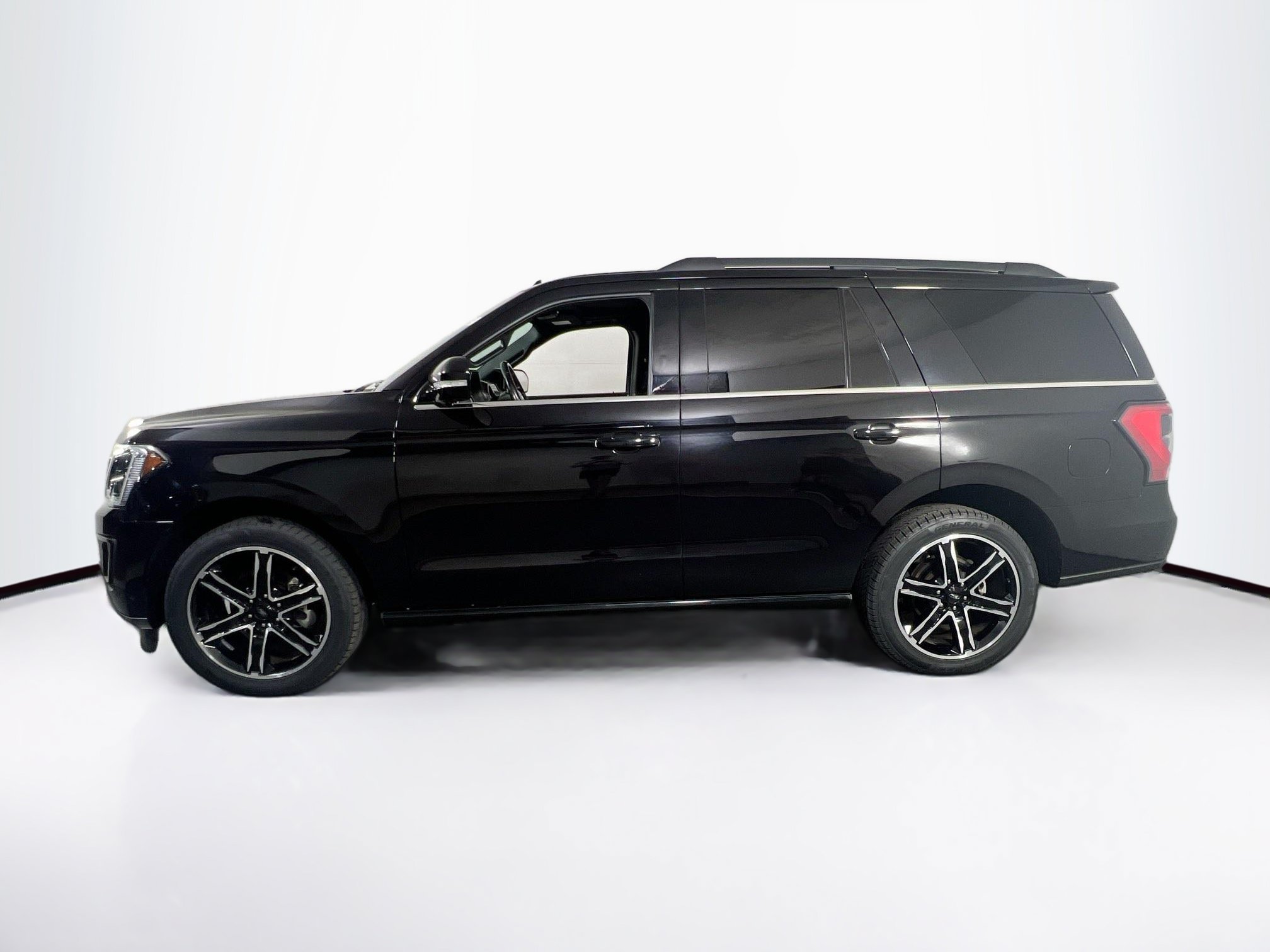 Used 2019 Ford Expedition Limited w/ Equipment Group 303A AWD/4WD image 8