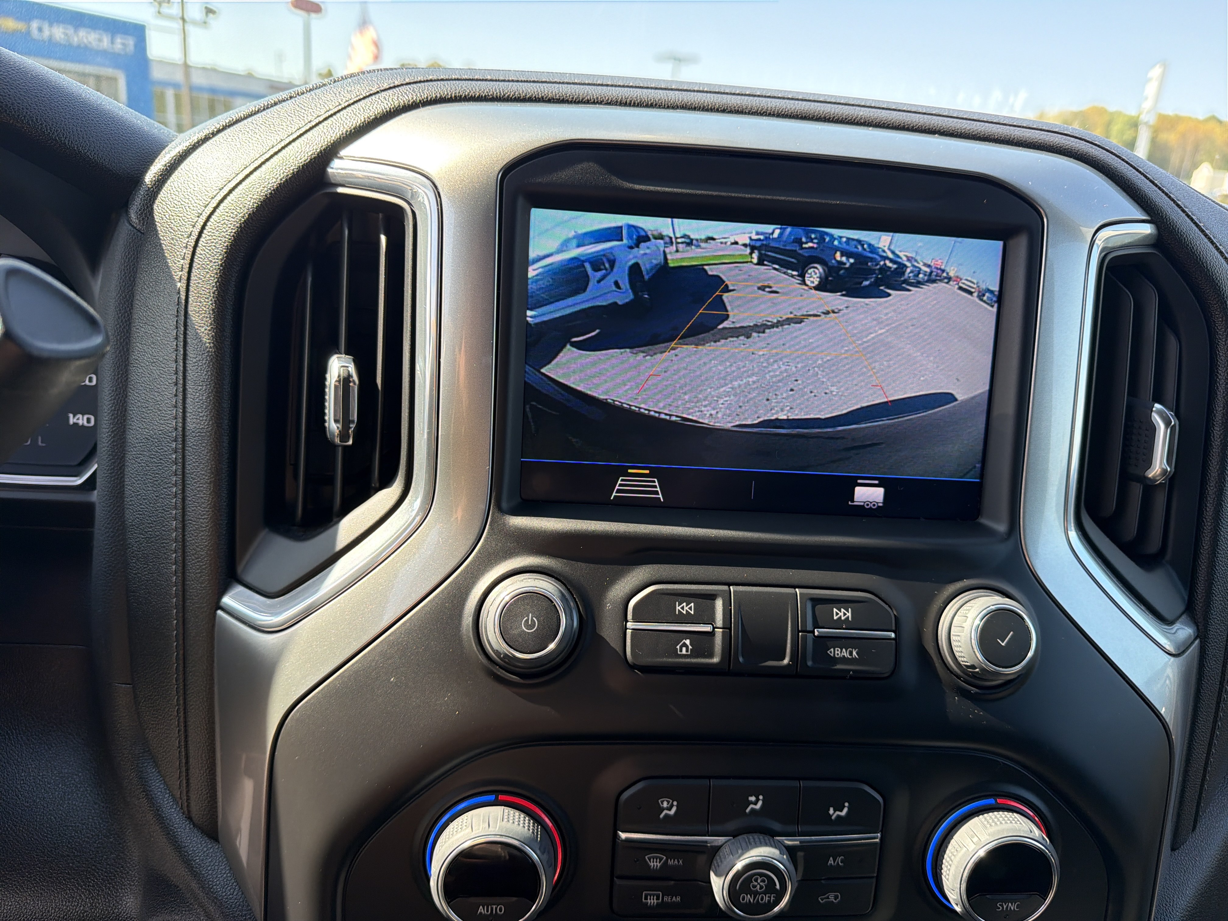 Certified 2022 Chevrolet Silverado 1500 LT AWD/4WD image 25