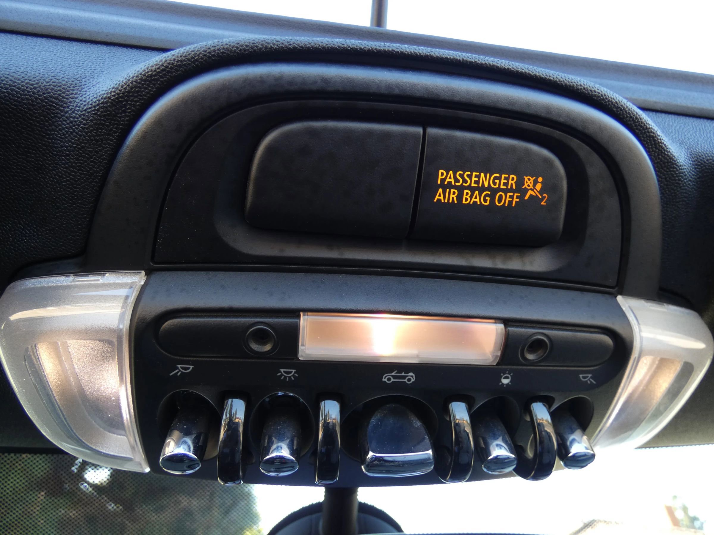 Used 2018 MINI Cooper S image 59