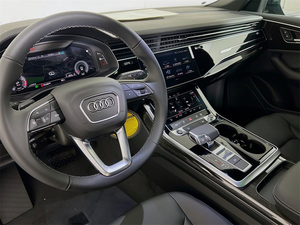 New 2025 Audi Q8 Premium image 25