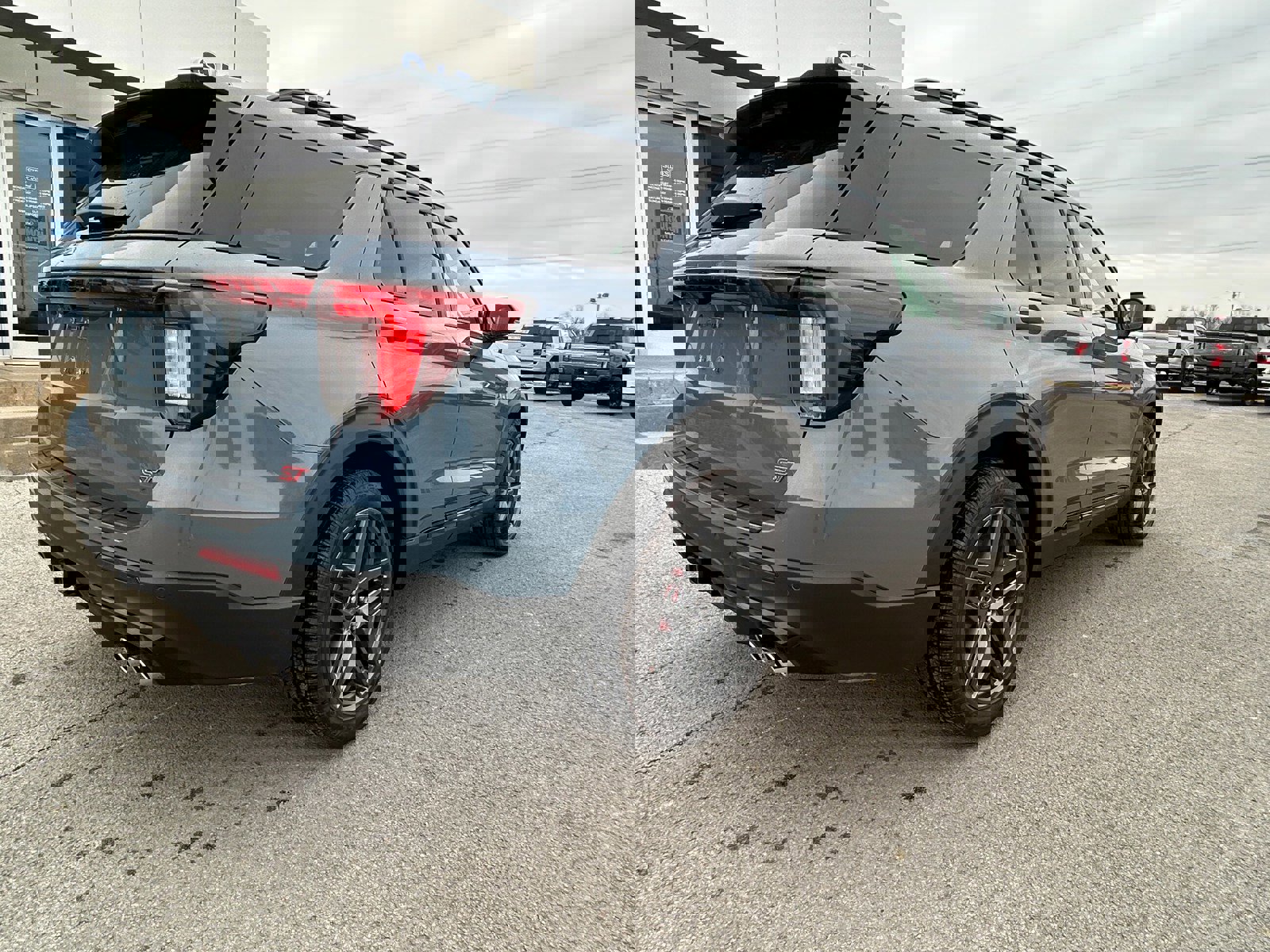 New 2026 Ford Explorer ST w/ Sun And Sound Package image 13