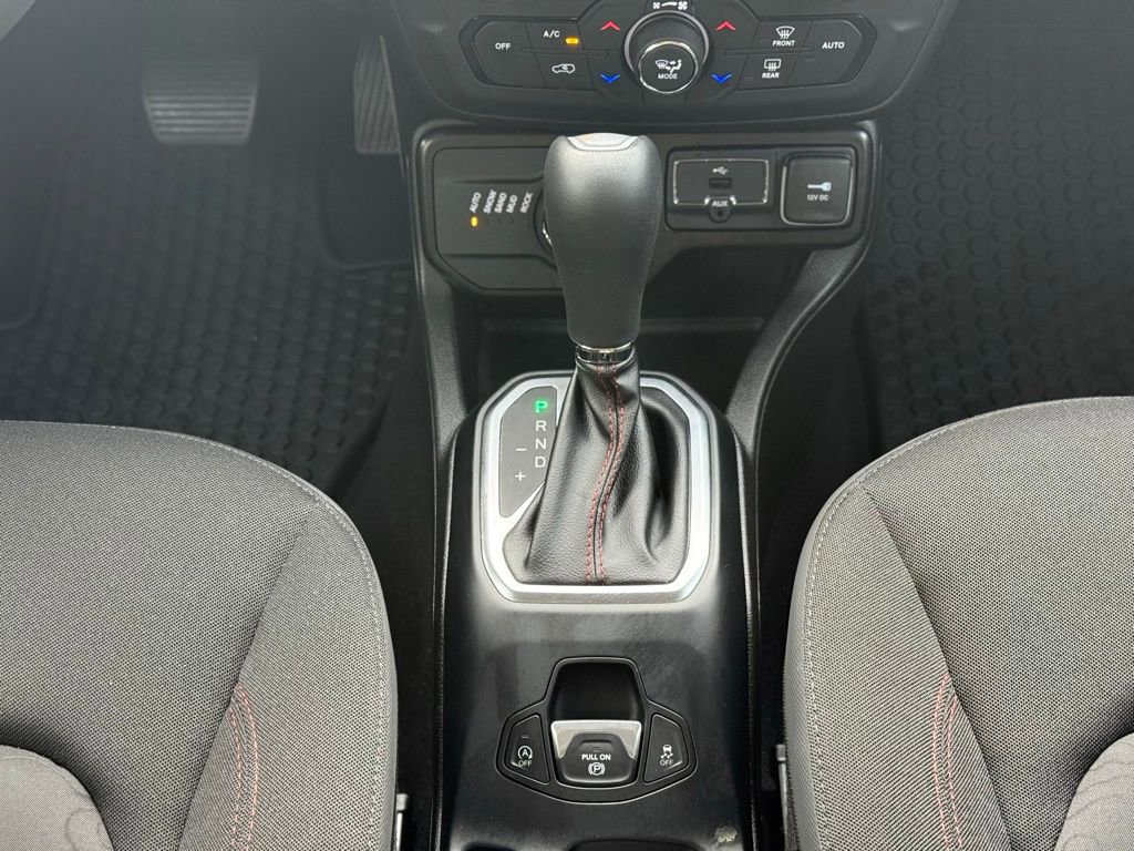 Used 2023 Jeep Renegade Trailhawk image 27