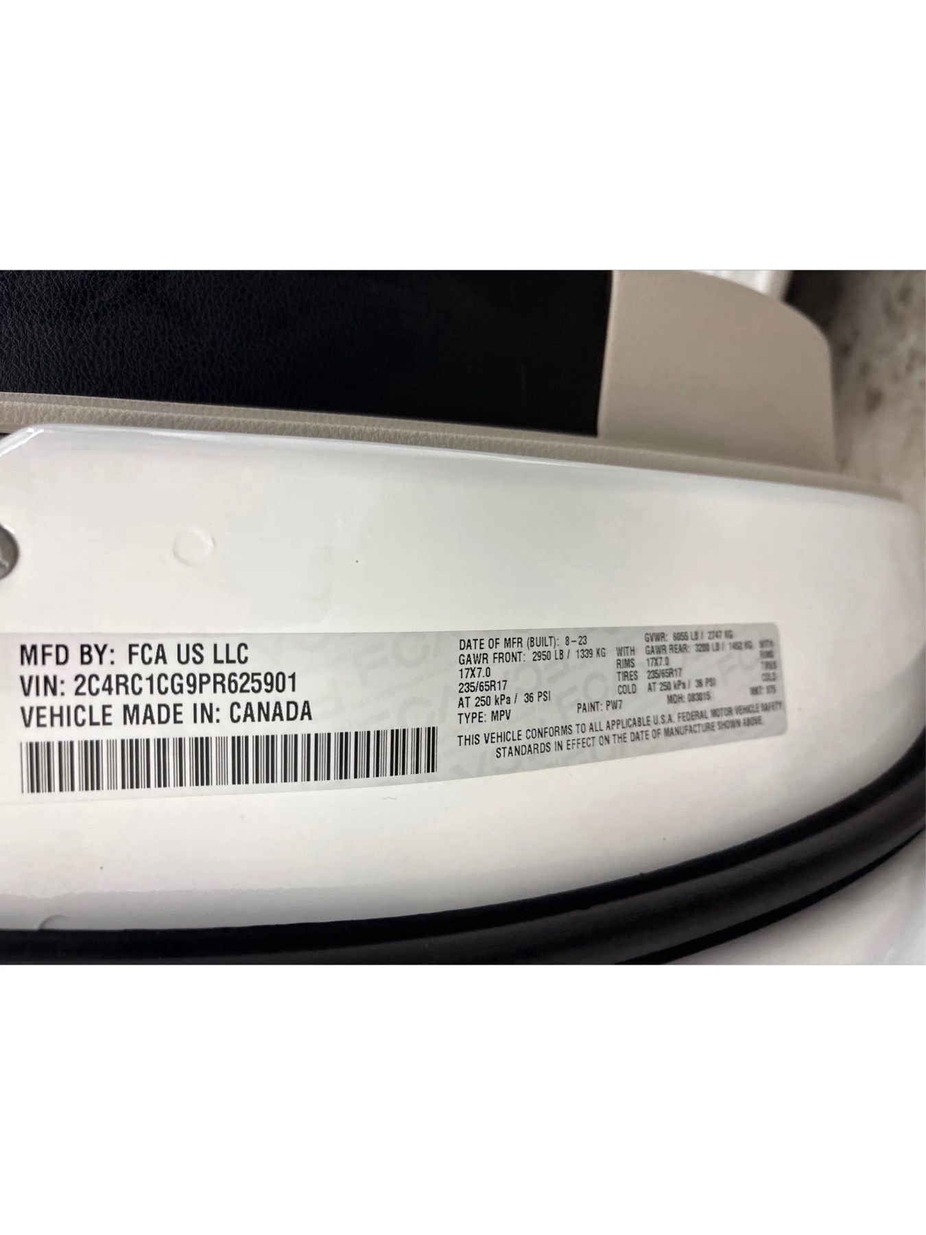 Used 2023 Chrysler Voyager LX image 29