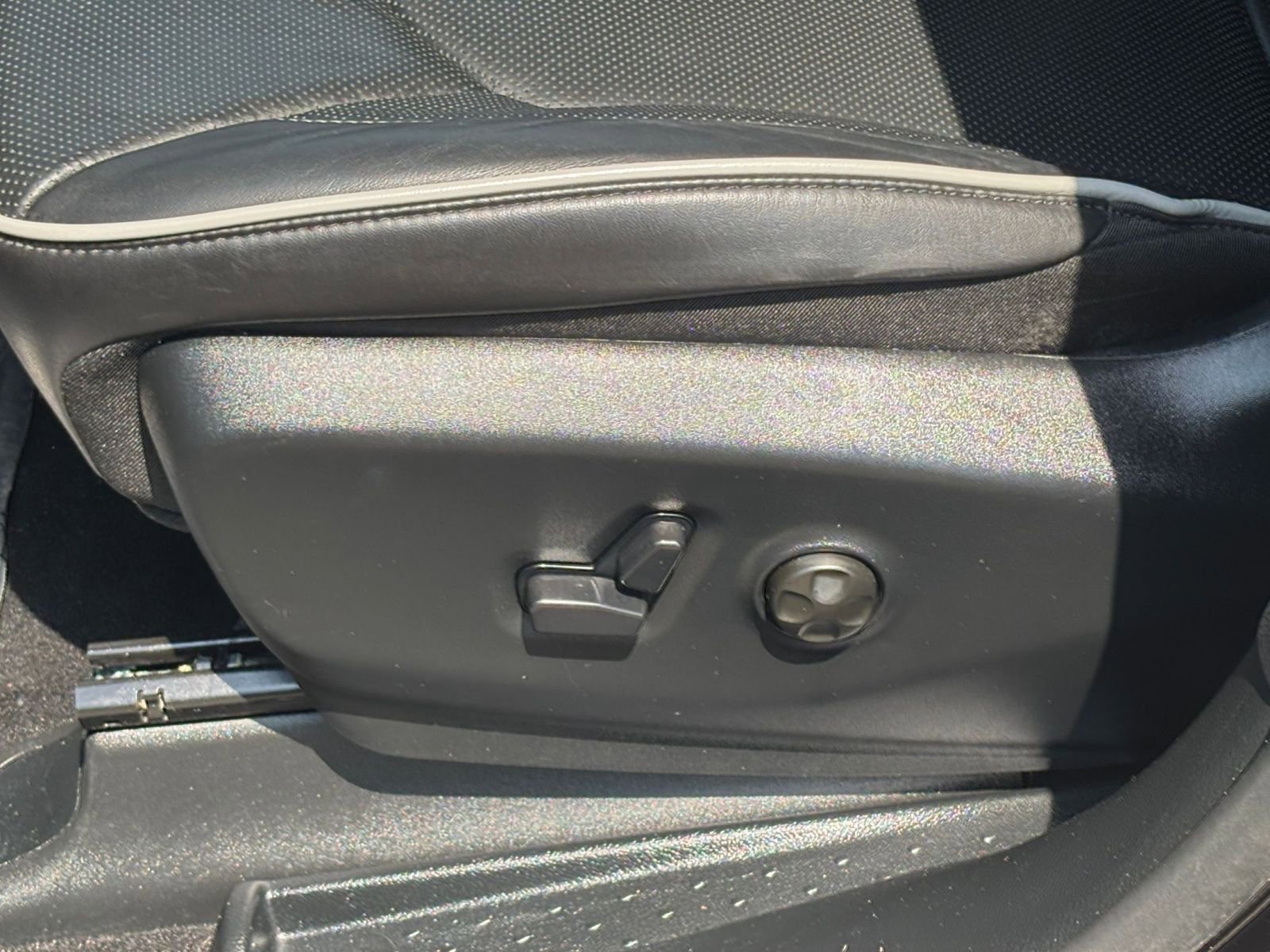 Used 2025 Chrysler Pacifica Limited FWD image 23