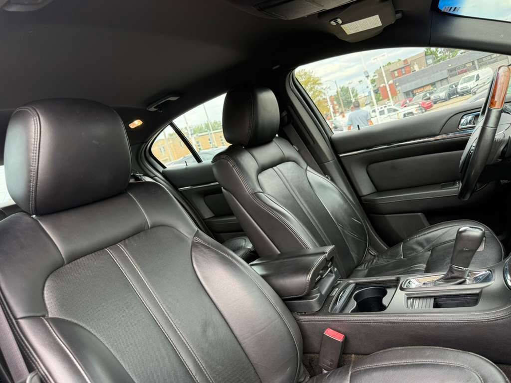 Used 2013 Lincoln MKS image 20