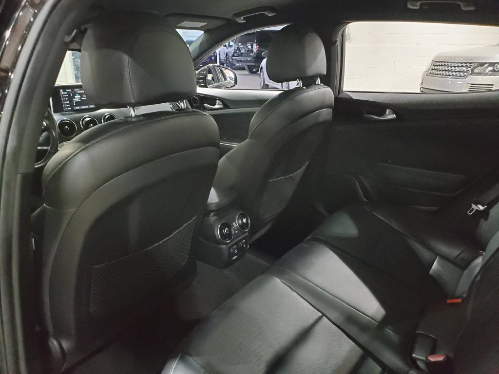 Used 2020 Kia Stinger GT-Line RWD image 21