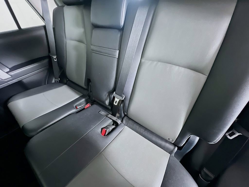 Used 2020 Toyota 4Runner SR5 Premium w/ Moonroof Package AWD/4WD image 25