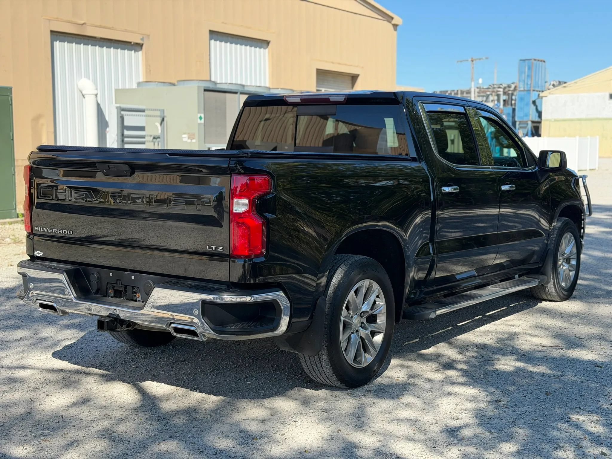 Used 2019 Chevrolet Silverado 1500 LTZ w/ LTZ Premium Package AWD/4WD image 5