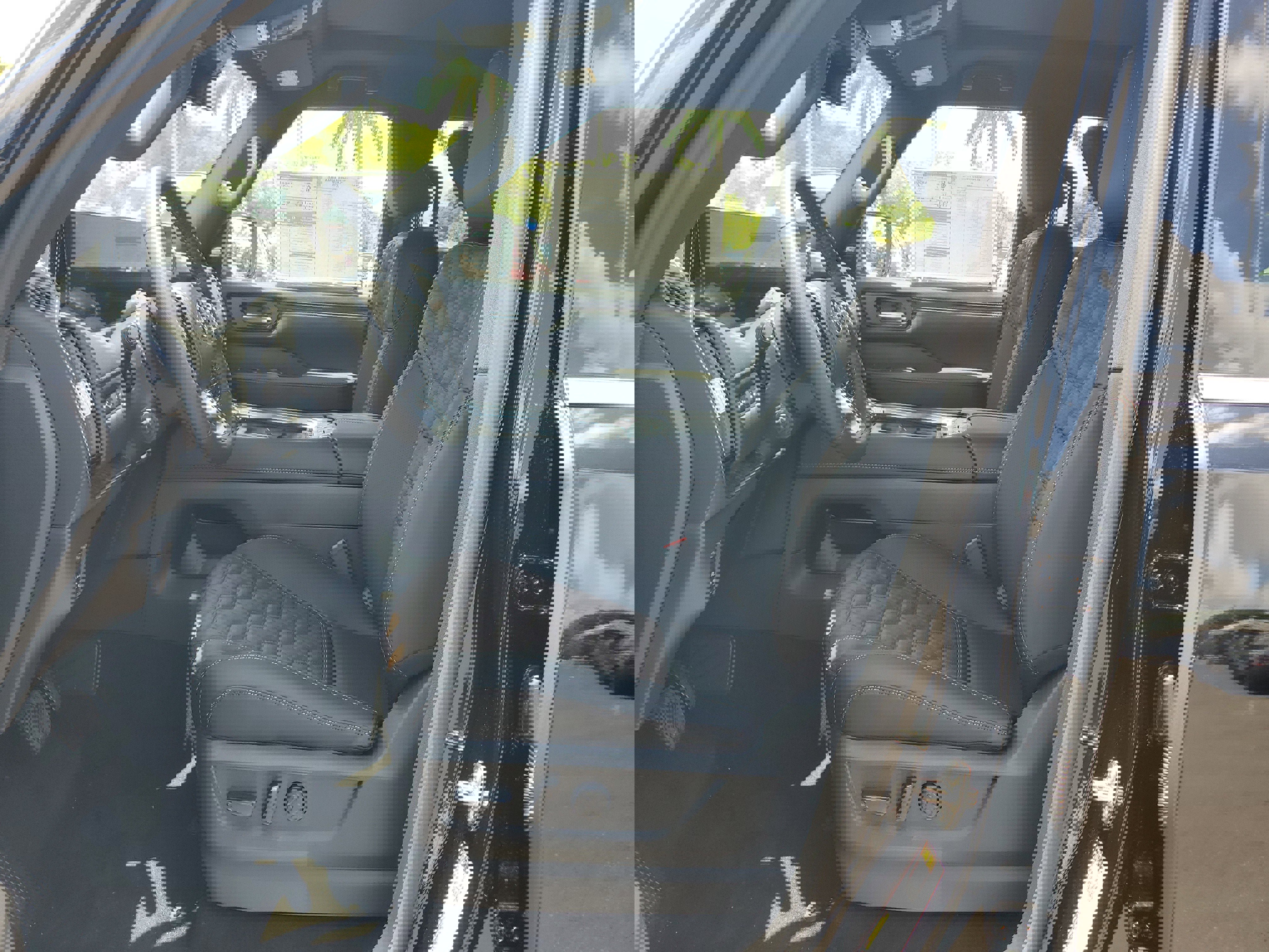 New 2025 Nissan Armada Platinum image 10