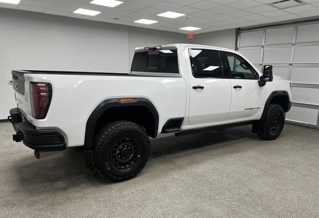 Used 2025 GMC Sierra 2500 AT4X w/ AT4X AEV Edition image 11