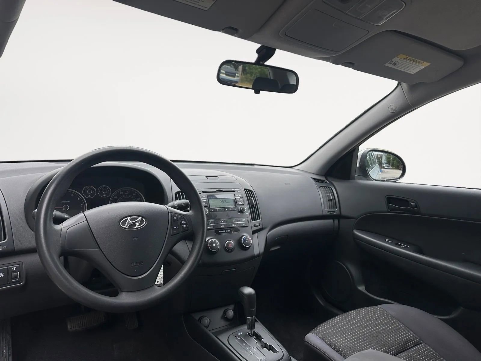 Used 2011 Hyundai Elantra GLS image 12