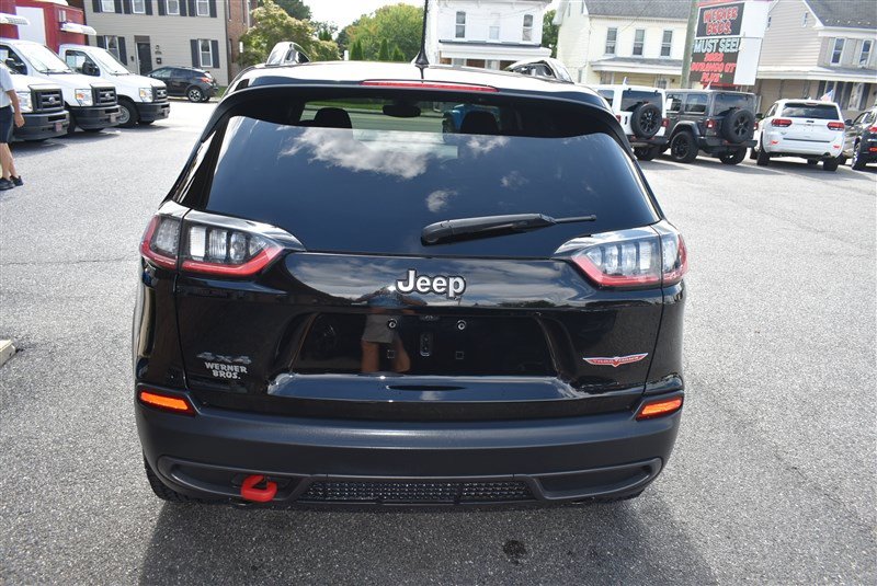 Used 2022 Jeep Cherokee Trailhawk w/ Comfort/Convenience Group AWD/4WD image 5