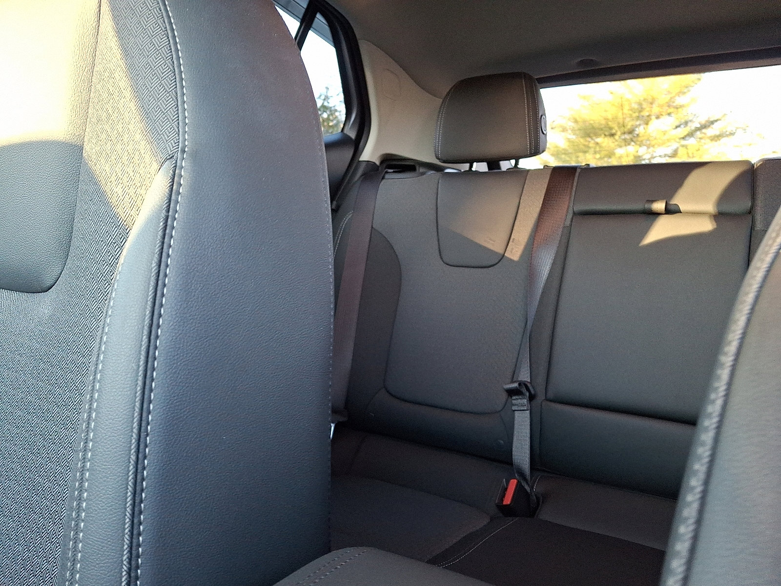 Certified 2024 Buick Encore GX Preferred w/ Comfort Package image 18