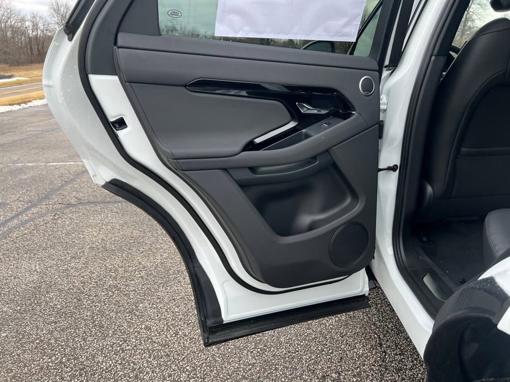 New 2026 Land Rover Range Rover Evoque Dynamic SE image 13