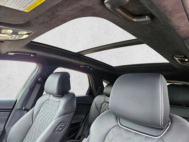 Used 2024 Genesis GV70 3.5T Sport w/ Sport Prestige Package image 16