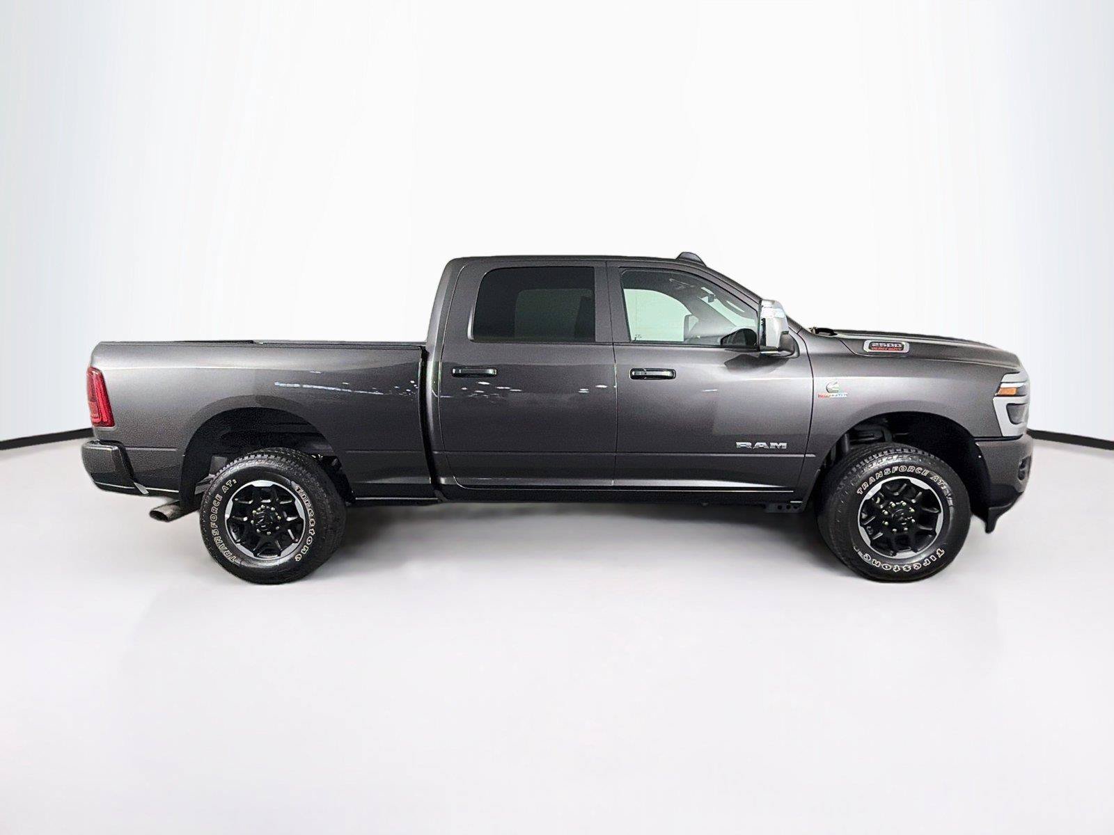 Used 2026 RAM 2500 Laramie AWD/4WD image 12
