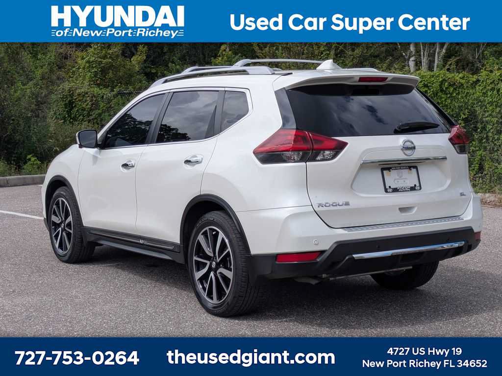 Used 2019 Nissan Rogue SL w/ Premium Package FWD image 3