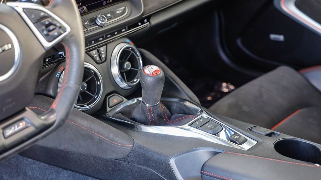 Used 2020 Chevrolet Camaro ZL1 image 21
