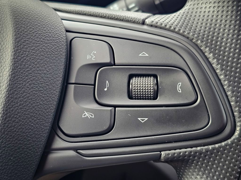 Used 2025 Buick Envista Preferred image 19