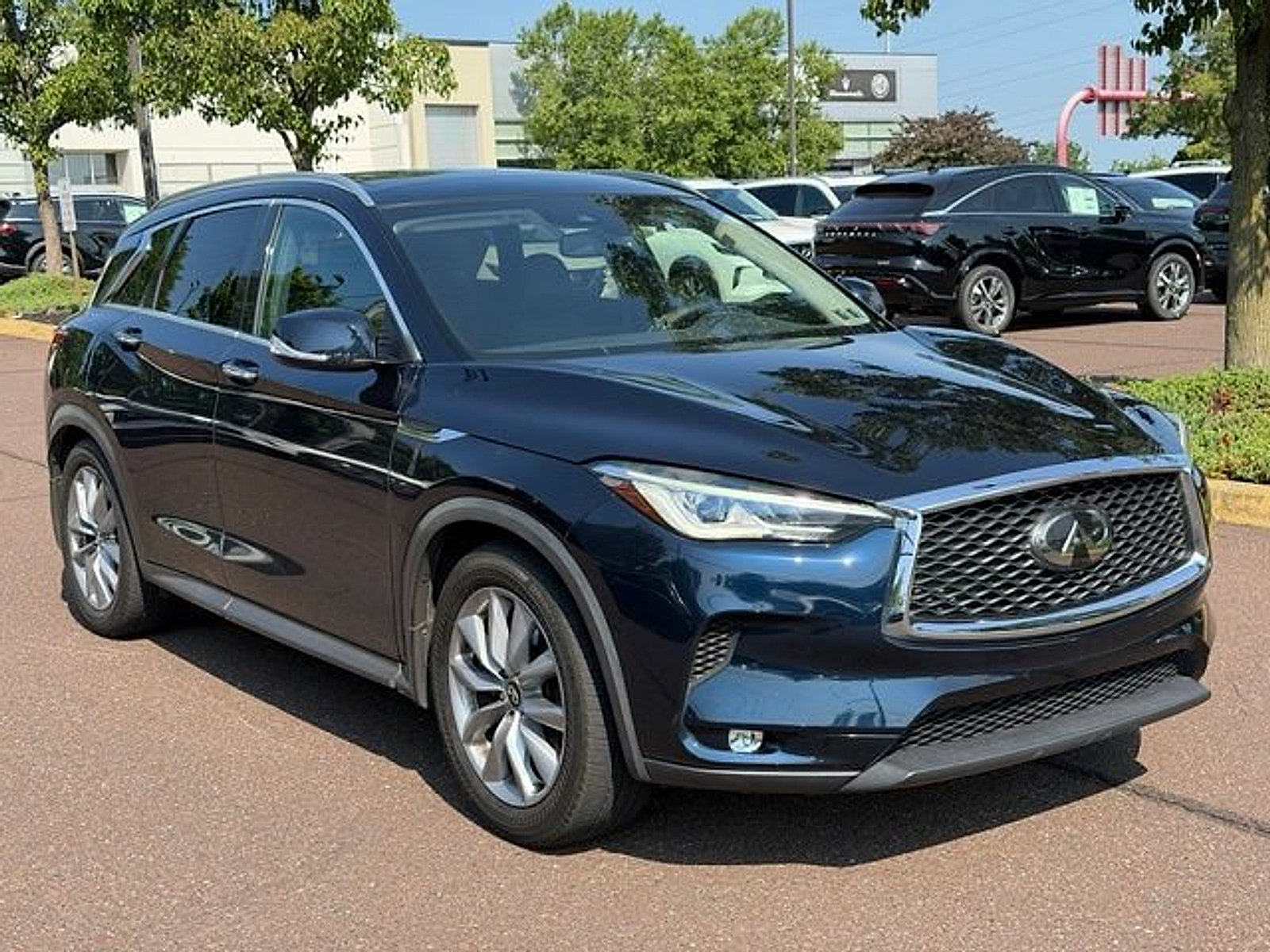 Used 2020 INFINITI QX50 Luxe w/ Cargo Package AWD/4WD image 1