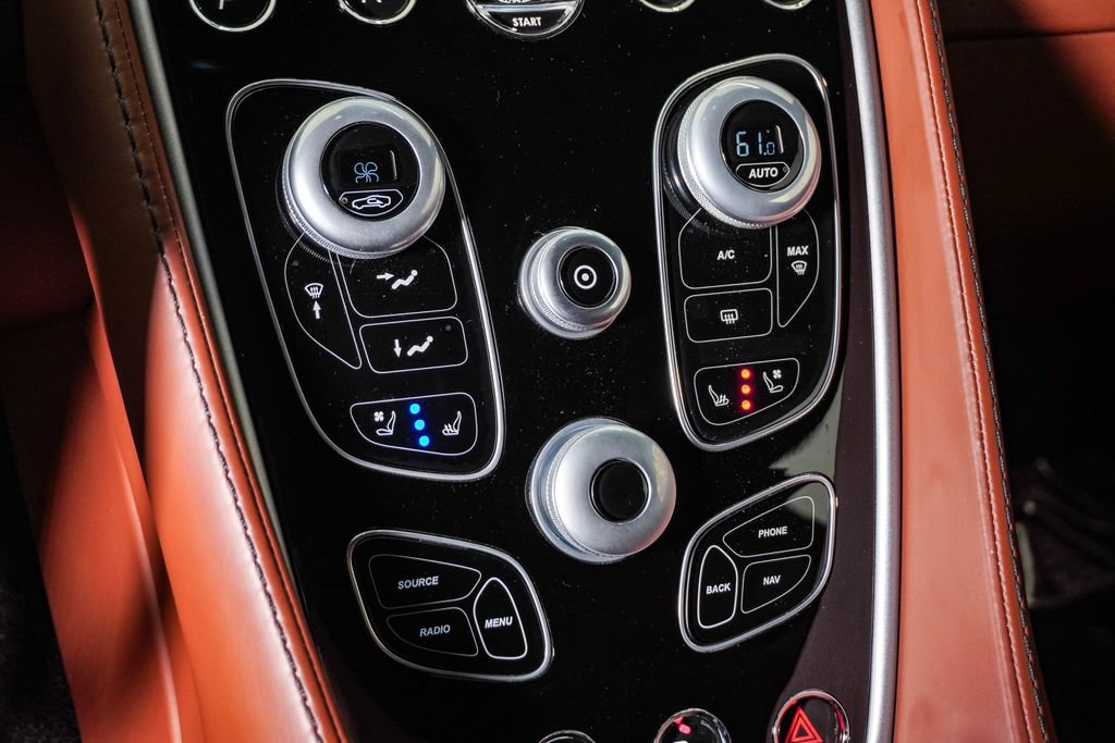 Used 2015 Aston Martin Vanquish Coupe RWD image 30