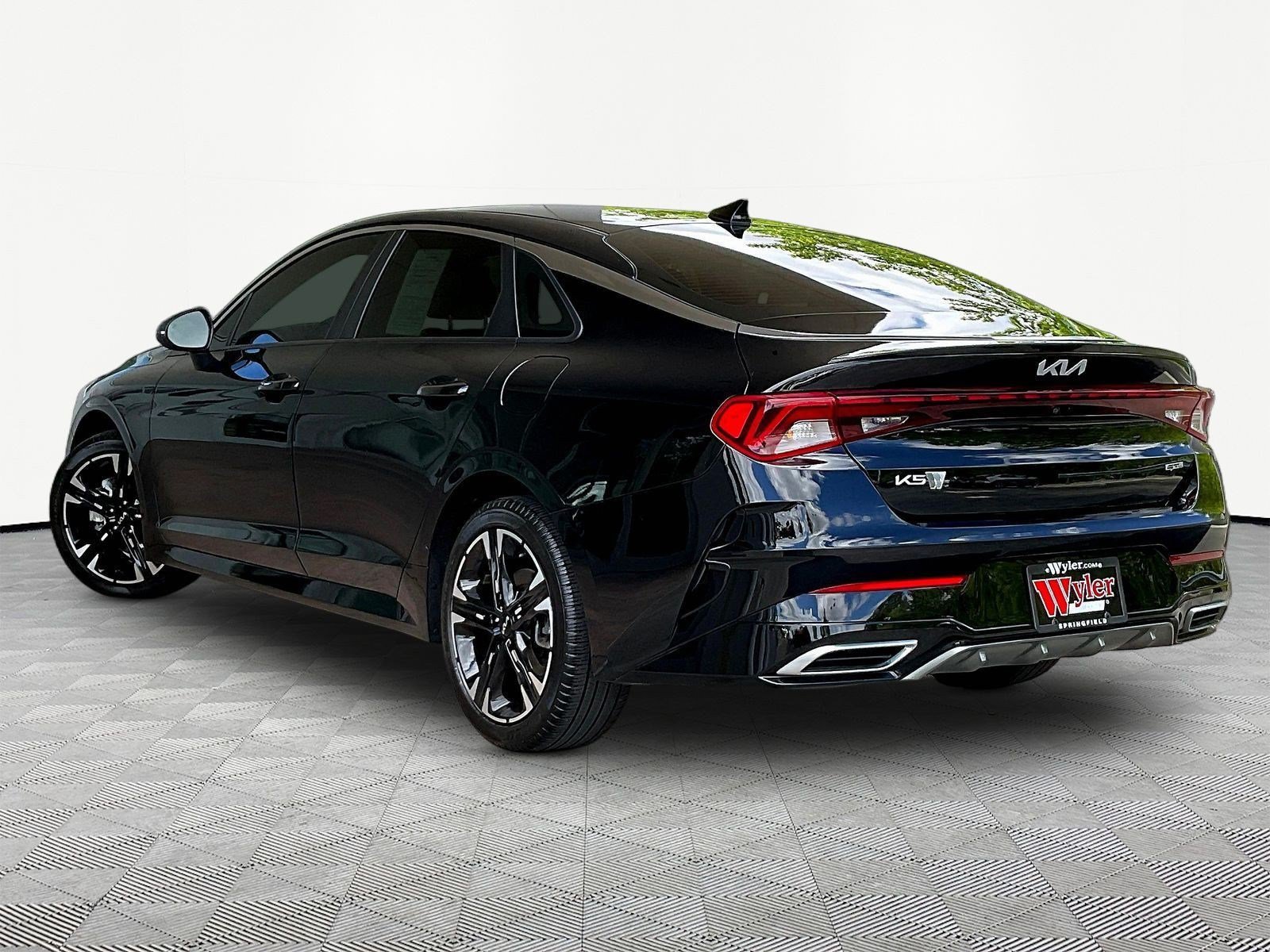 Used 2024 Kia K5 GT-Line w/ GT-Line Premium Package FWD image 4
