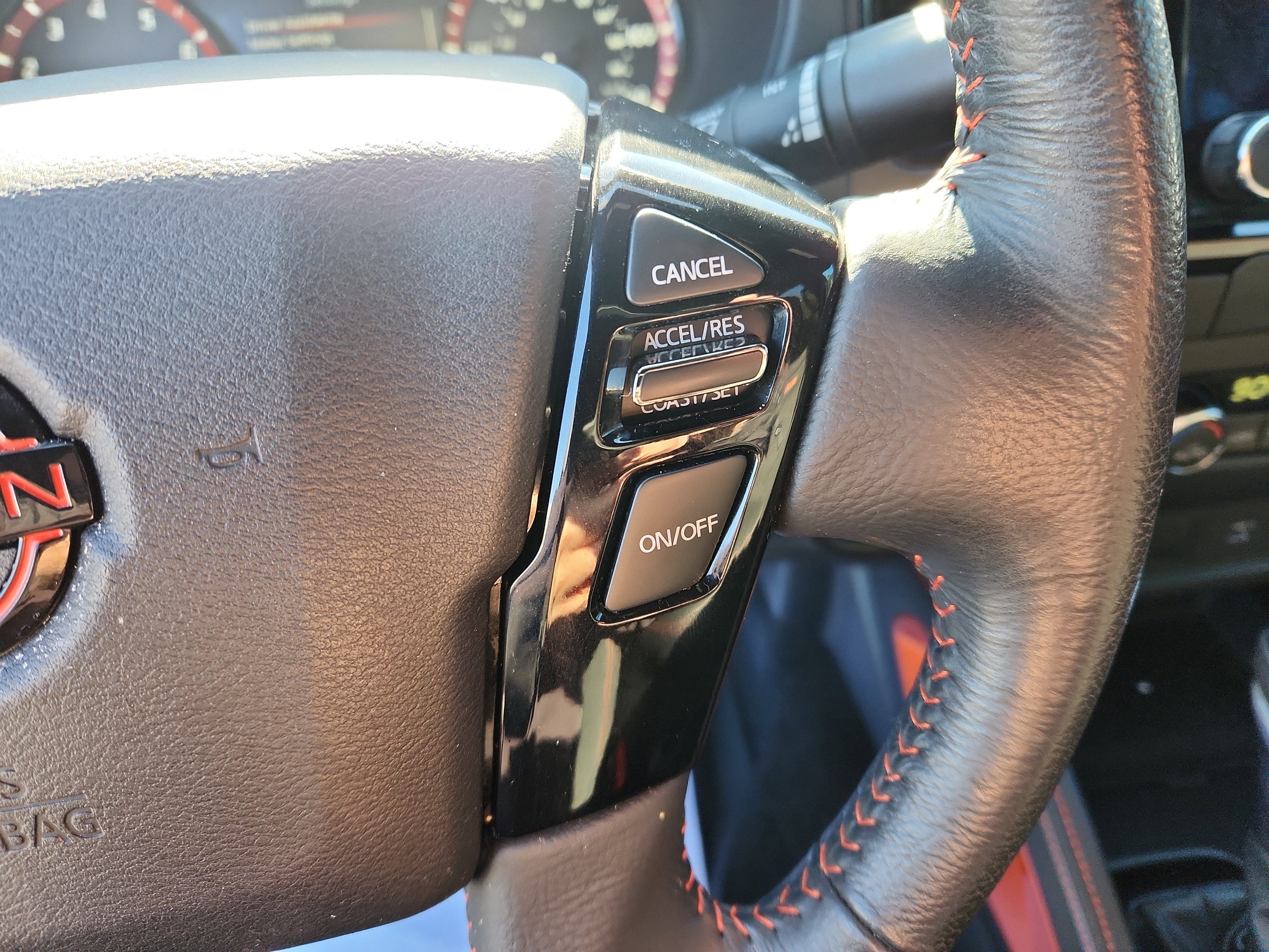 Used 2022 Nissan Frontier Pro-X image 28