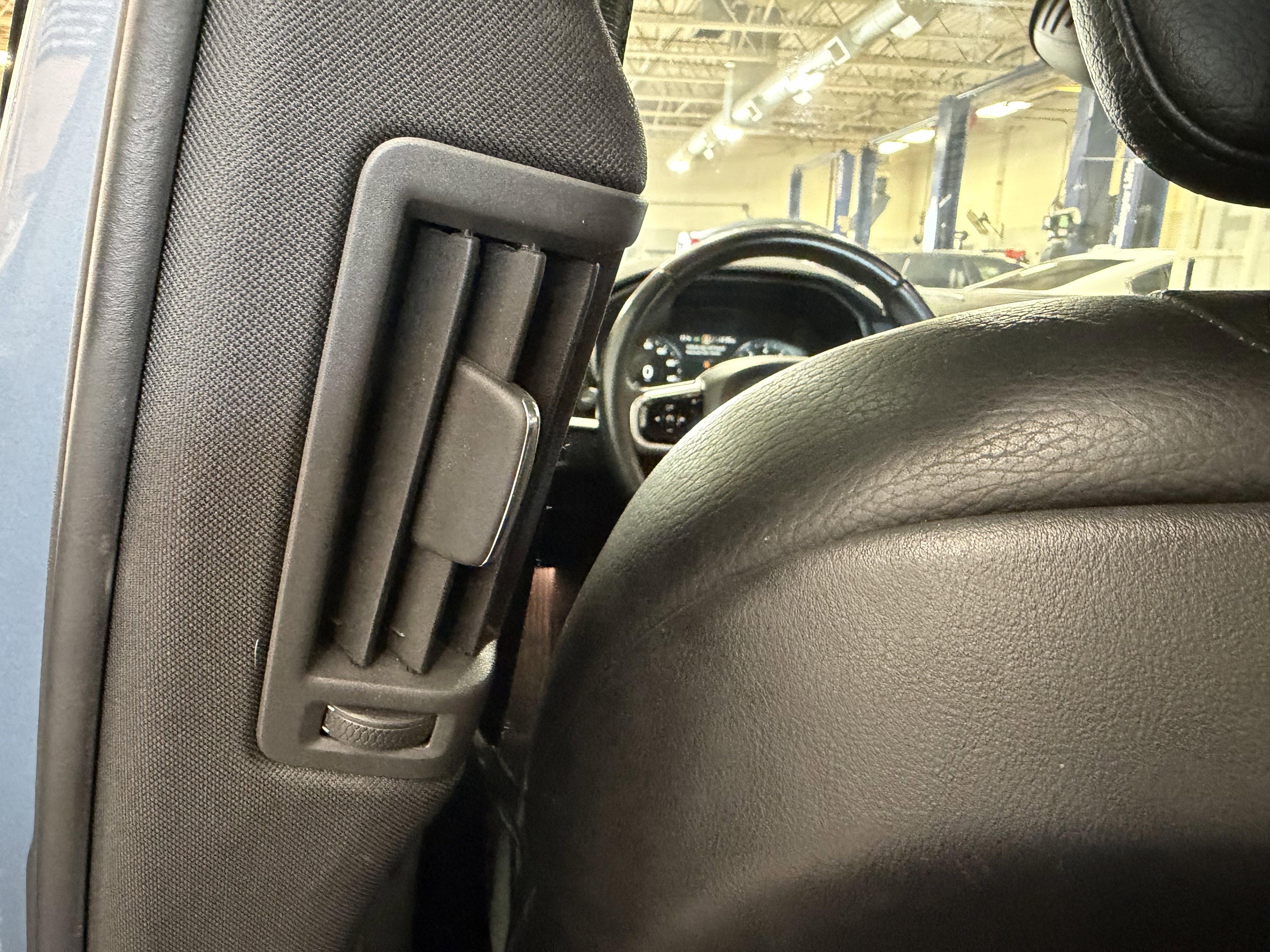 Used 2017 Volvo S90 T5 Momentum w/ Convenience Package FWD image 29