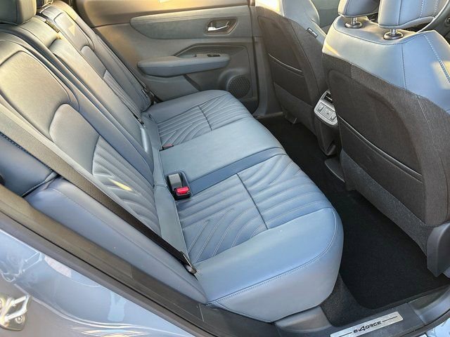 Used 2024 Nissan Ariya AWD image 11